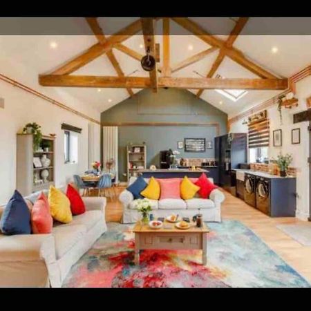 Villa Tank Barn At Brook House, Nestled In The Welsh Hills, A Delightful Retreat Welshpool Exterior foto