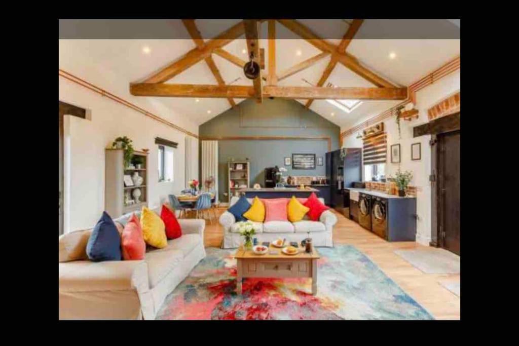 Villa Tank Barn At Brook House, Nestled In The Welsh Hills, A Delightful Retreat Welshpool Exterior foto